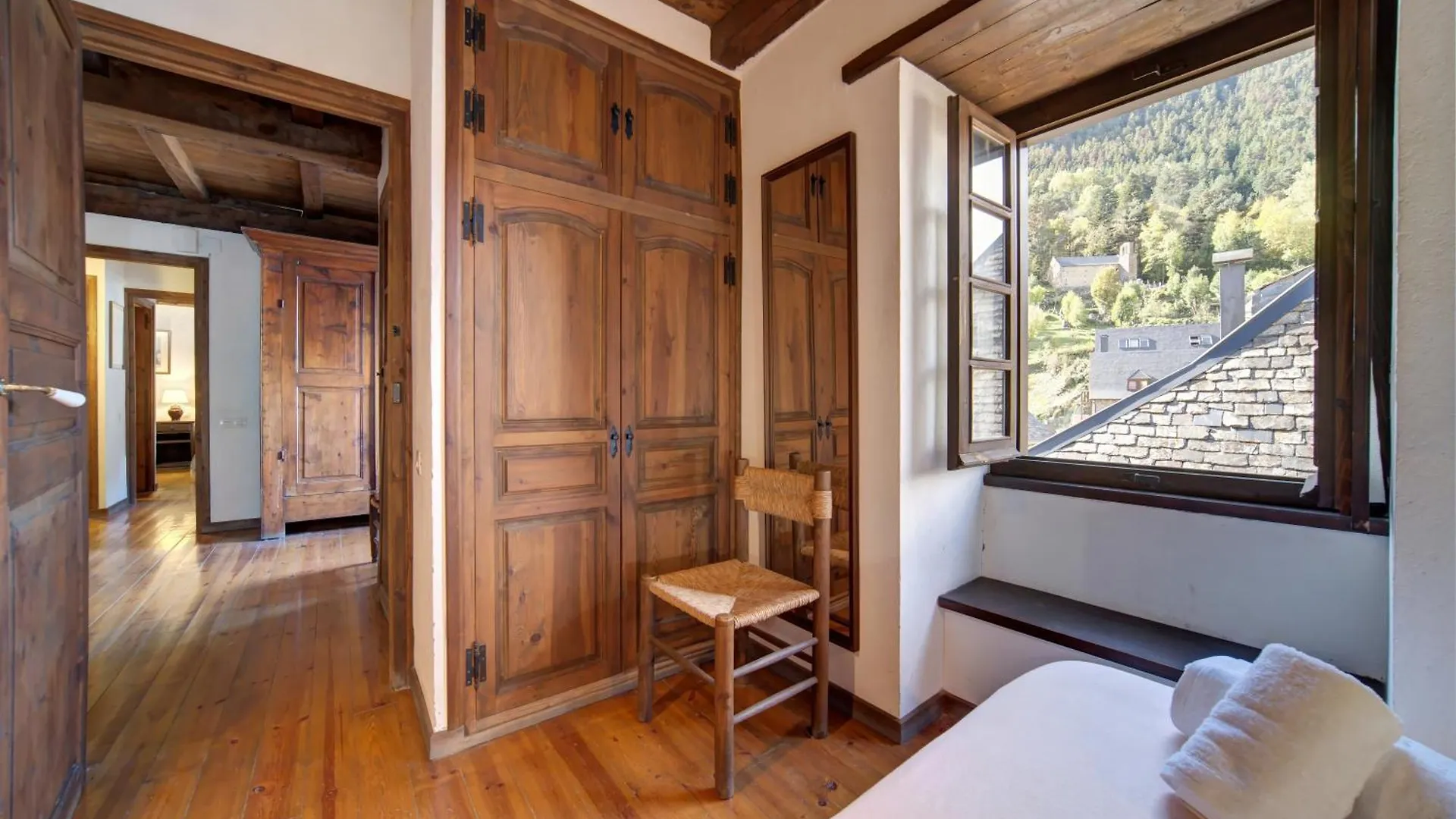 Holiday home Chalet Aranes Santa Maria Cerca De Baqueira-Beret By Eth Floc Tredos