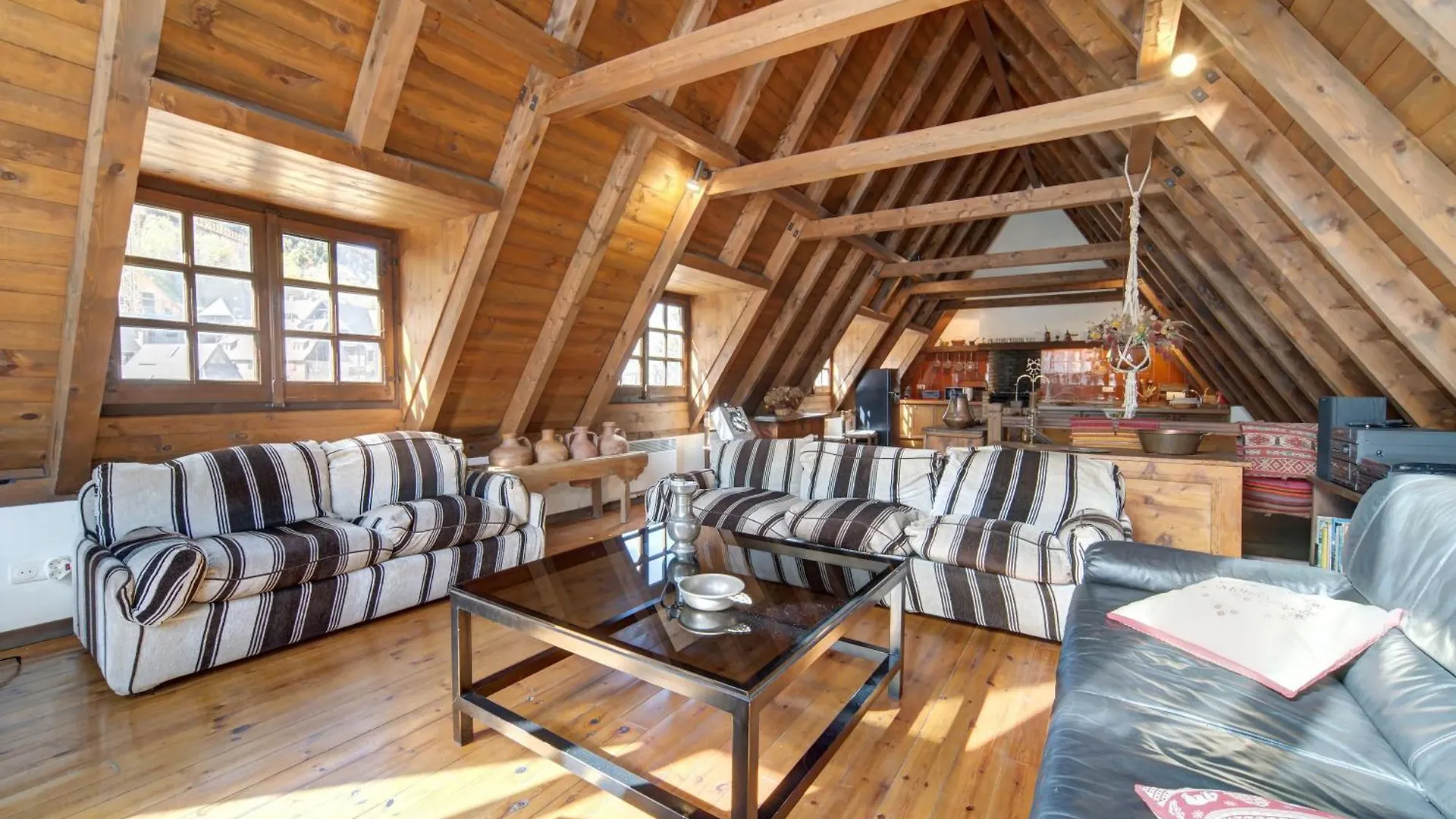Holiday home Chalet Aranes Santa Maria Cerca De Baqueira-Beret By Eth Floc Tredos