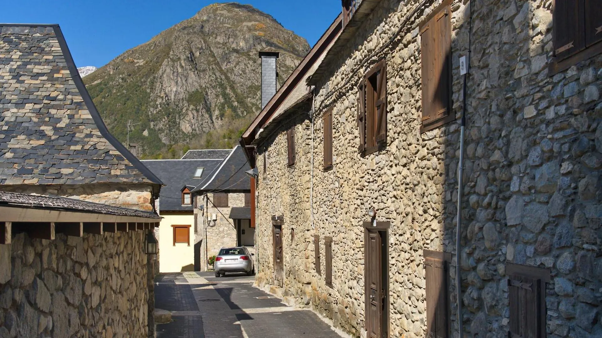 Chalet Aranes Santa Maria Cerca De Baqueira-Beret By Eth Floc Tredos Spain