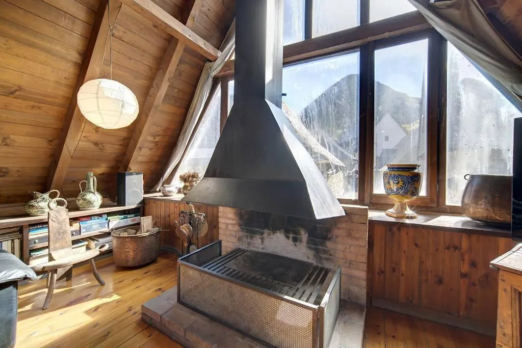 Holiday home Chalet Aranes Santa Maria Cerca De Baqueira-Beret By Eth Floc Tredos