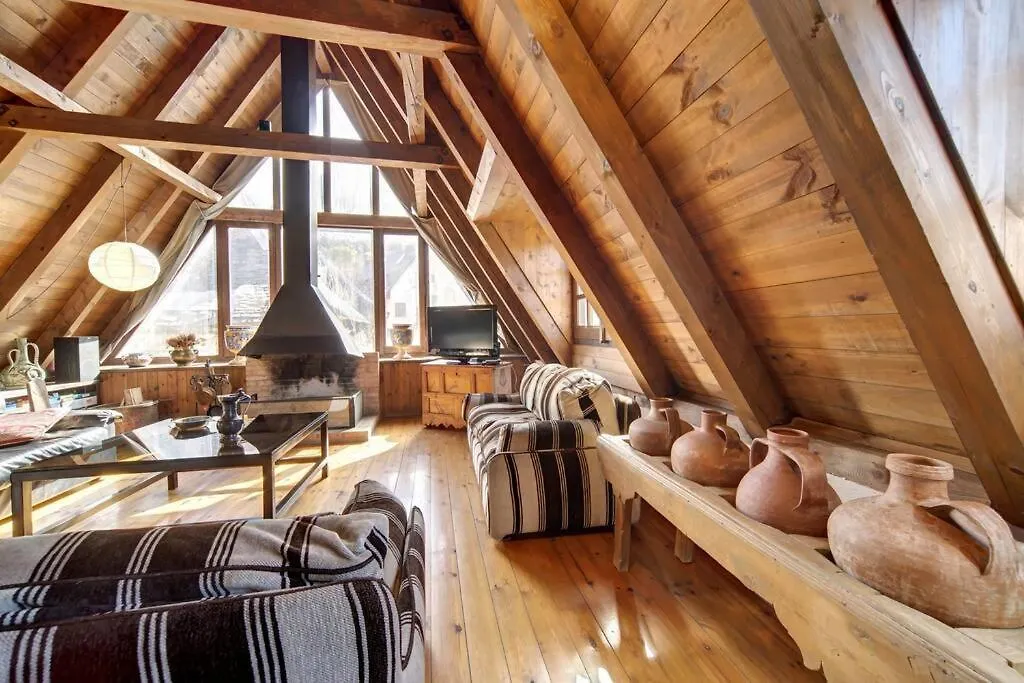 Holiday home Chalet Aranes Santa Maria Cerca De Baqueira-Beret By Eth Floc Tredos
